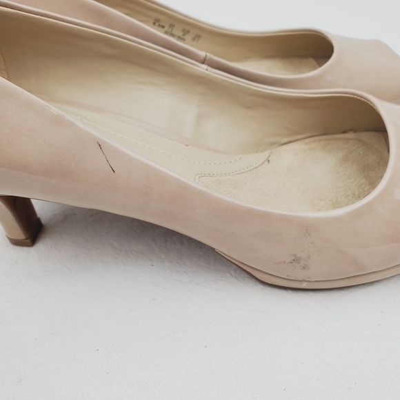 FIRM PRICE🔥Naturalizer Hanning tan/cream peep toe pumps - Picture 7 of 11